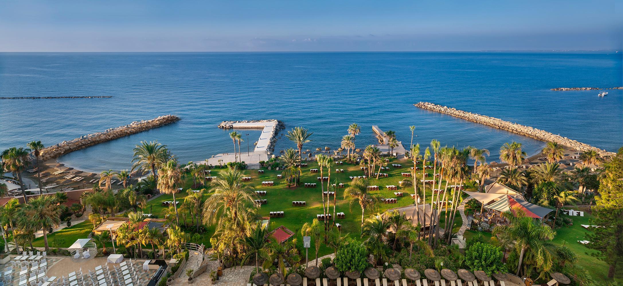 アマタス ビーチ ホテル リマソル リマソール エクステリア 写真 The Mediterranean Sea at the Dan Hotel, Tel Aviv