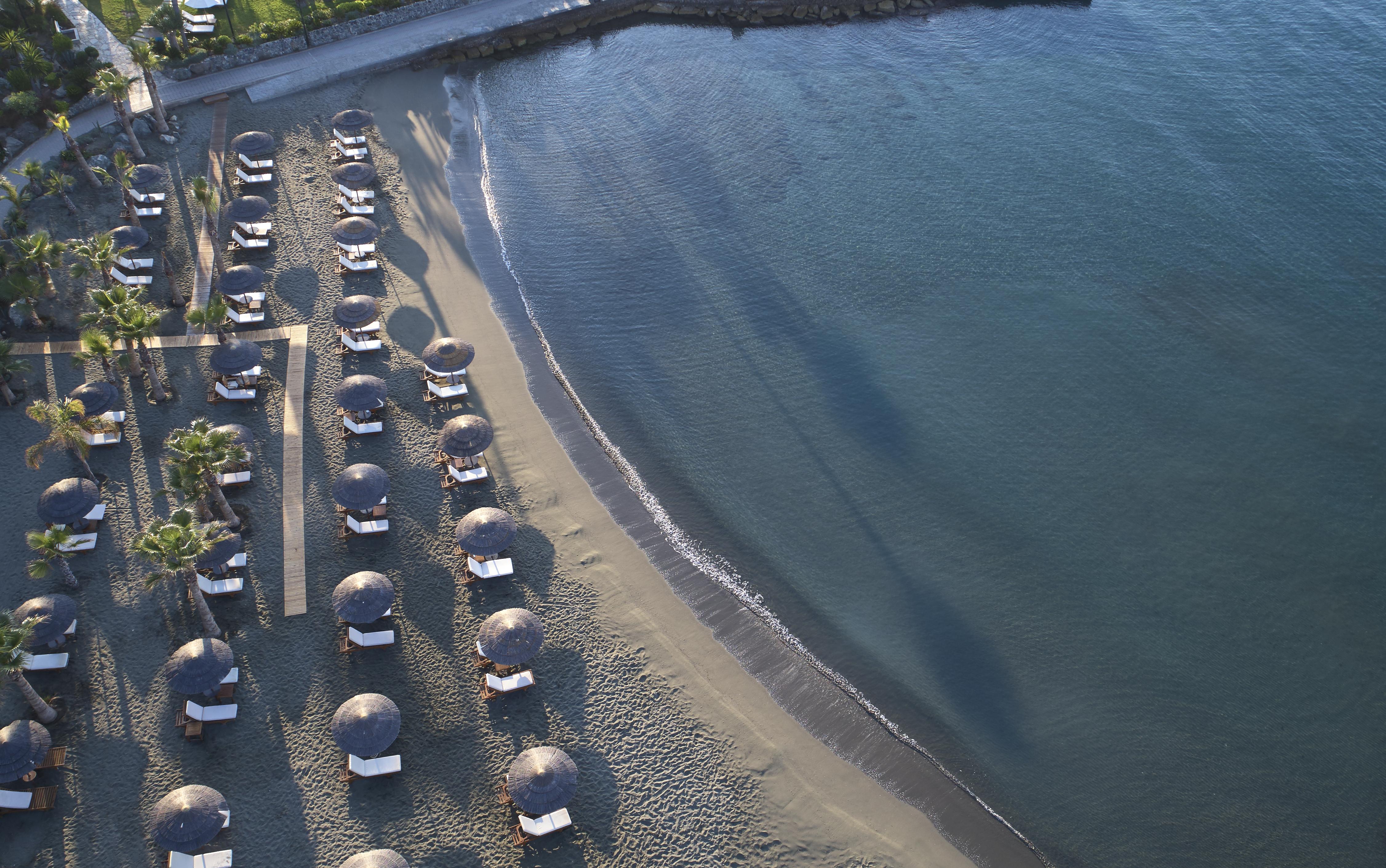 アマタス ビーチ ホテル リマソル リマソール エクステリア 写真 Aerial view of the beach