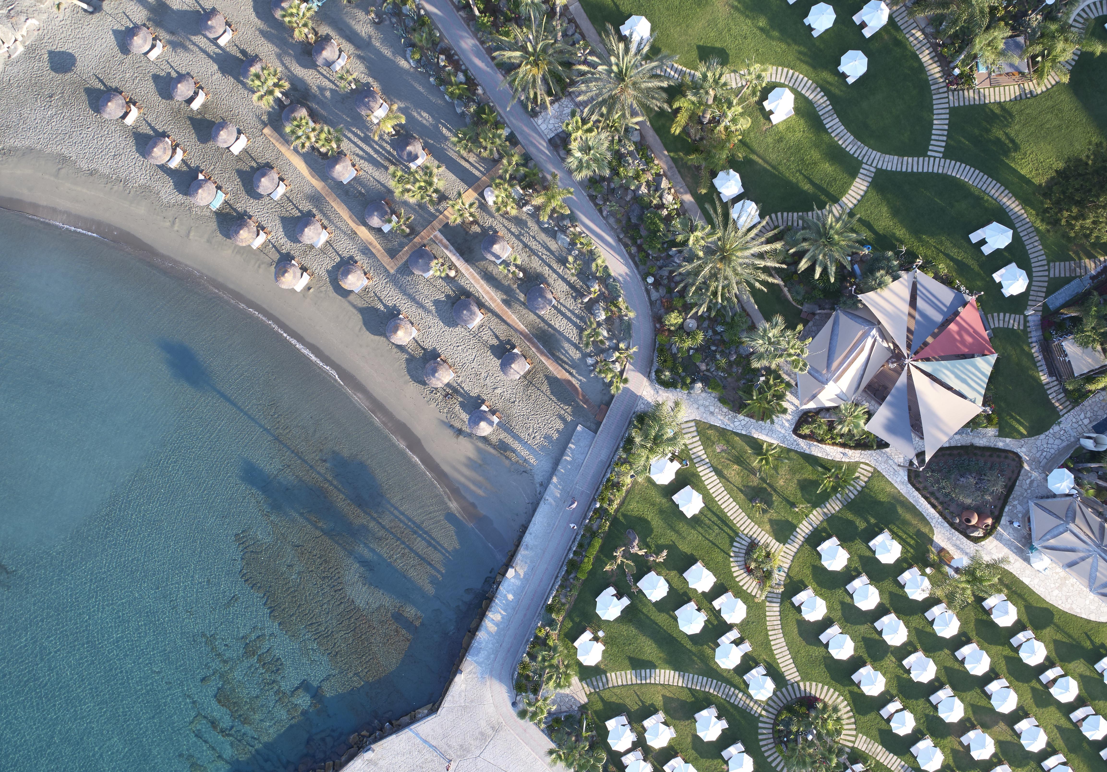 アマタス ビーチ ホテル リマソル リマソール エクステリア 写真 Aerial view of the beach